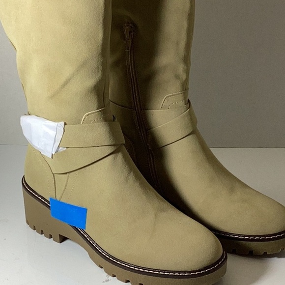 Tan Knee-High Women's Boots MIA

Kathleen - Picture 11 of 15